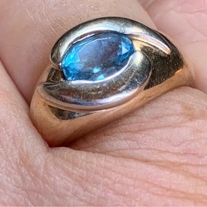 14k white /yellow gold blue topaz